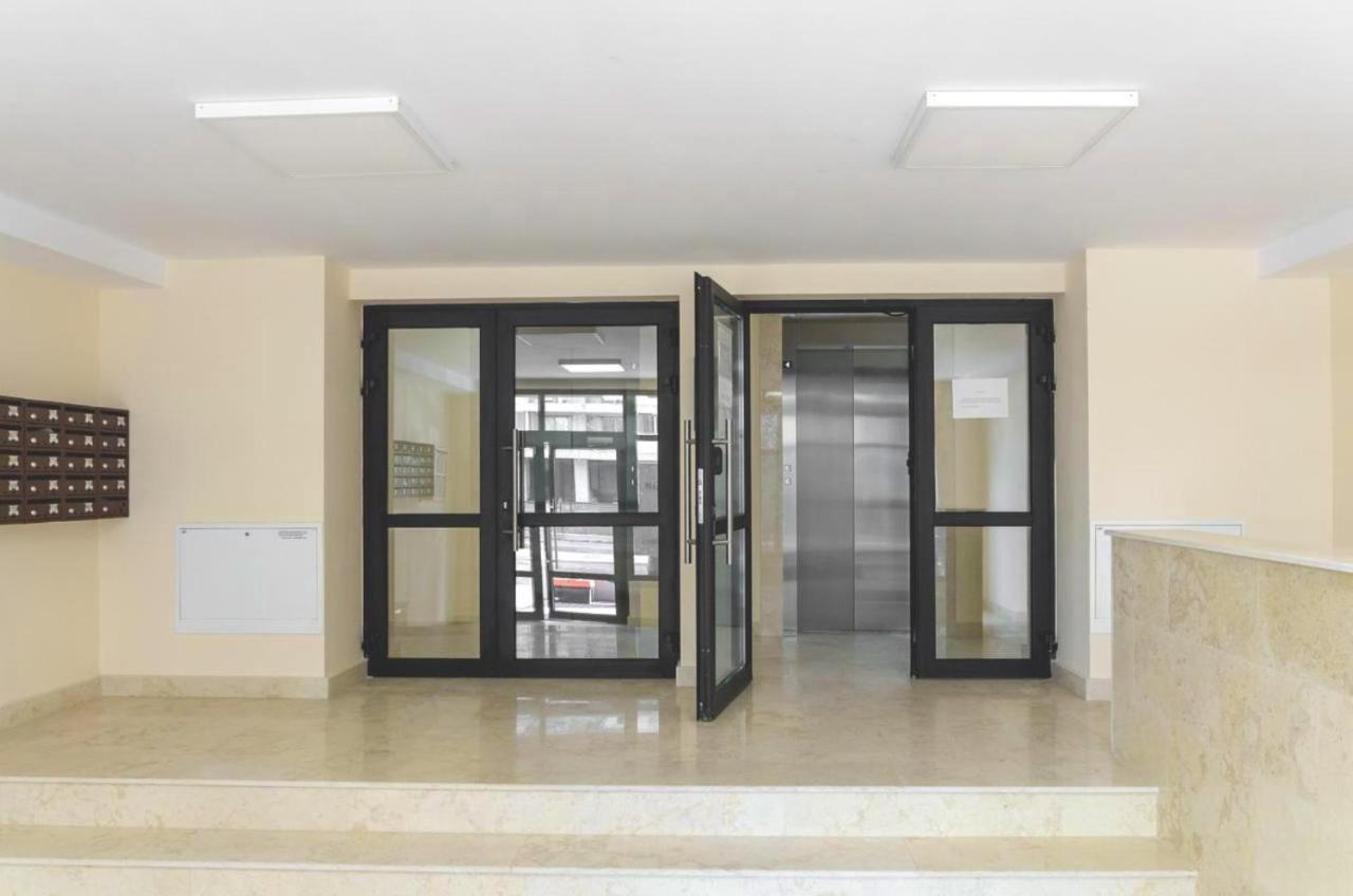 Big & Cosy Apartment With 3 Double Beds & 2 Bathrooms Ясси Екстер'єр фото