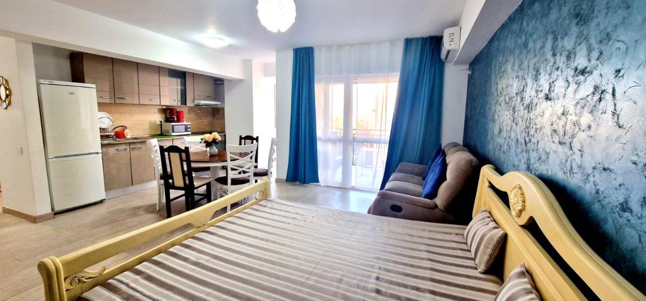 Big & Cosy Apartment With 3 Double Beds & 2 Bathrooms Ясси Екстер'єр фото