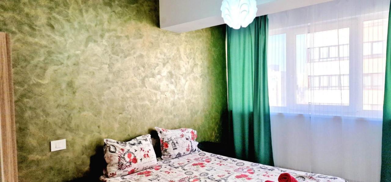 Big & Cosy Apartment With 3 Double Beds & 2 Bathrooms Ясси Екстер'єр фото