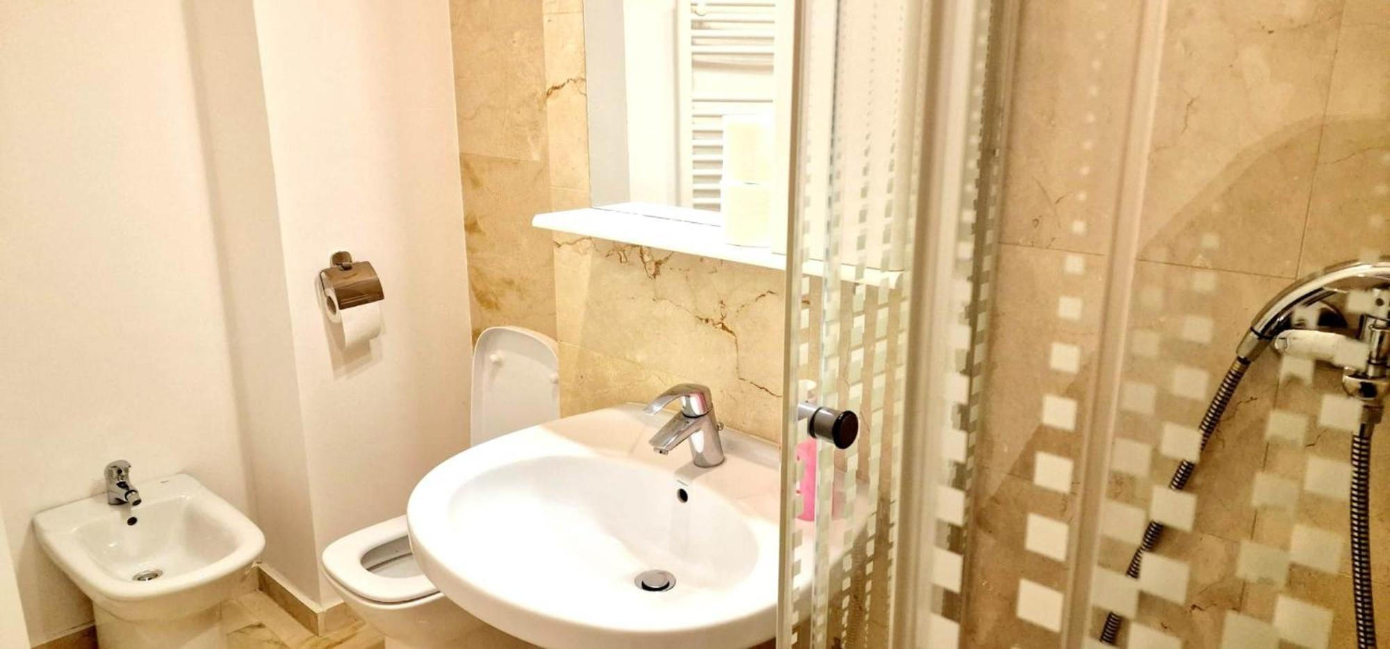 Big & Cosy Apartment With 3 Double Beds & 2 Bathrooms Ясси Екстер'єр фото
